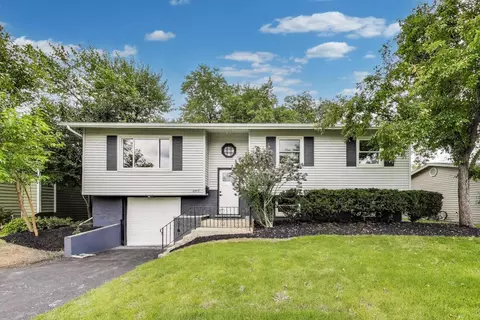 6915 Hawthorne Ln, Hanover Park, IL 60133