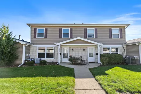 1311 Kingsbury Dr #E, Hanover Park, IL 60133