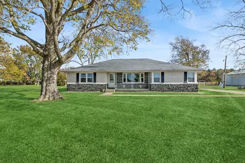 3030 S Berta Rd, Braceville, IL 60407
