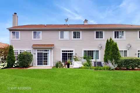 Exterior - 1 Clara Ct, Algonquin, IL 60102 photo 3 of 4