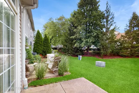 Exterior - 1 Clara Ct, Algonquin, IL 60102 photo 2 of 4