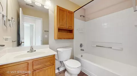 Bath - 1 Clara Ct, Algonquin, IL 60102 photo 3 of 3