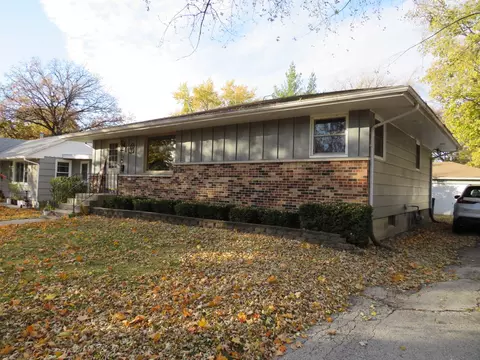 Exterior - 740 E Jackson St, Morris, IL 60450 photo 2 of 8