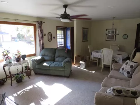 Living - 740 E Jackson St, Morris, IL 60450 photo 1 of 1