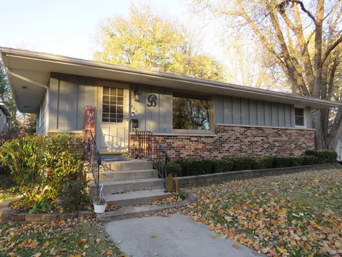 740 E Jackson St, Morris, IL 60450
