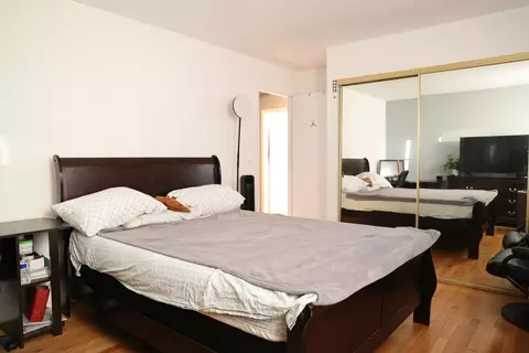 Bedroom - 8904 Robin Dr #0, Des Plaines, IL 60016 photo 1 of 3