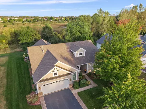 11492 Stonewater Xing, Huntley, IL 60142