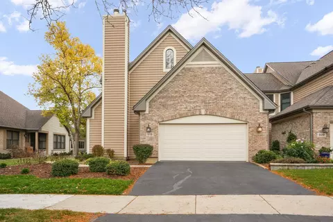 513 Rosebud Dr N, Lombard, IL 60148