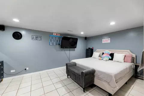 Bedroom - 4147 Gage Ave, Lyons, IL 60534 photo 5 of 7