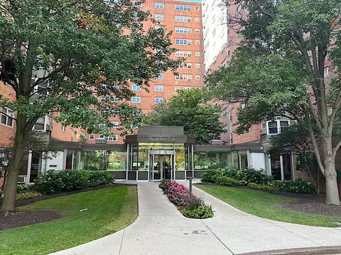 4950 N Marine Dr #1505, Chicago, IL 60640