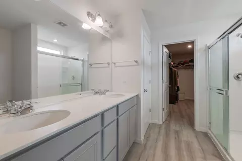 Entry Way - 531 Alpine Dr, Algonquin, IL 60102 photo 3 of 5