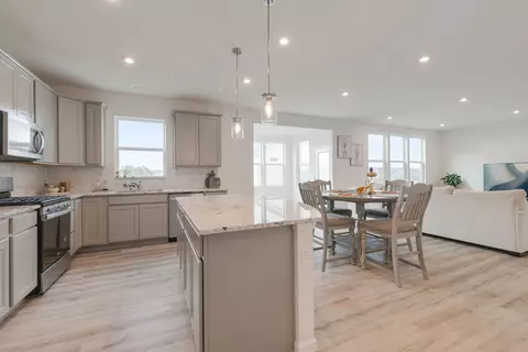 Kitchen - 531 Alpine Dr, Algonquin, IL 60102 photo 1 of 3