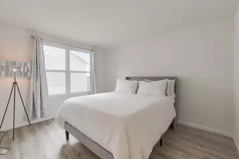 Bedroom - 531 Alpine Dr, Algonquin, IL 60102 photo 2 of 3