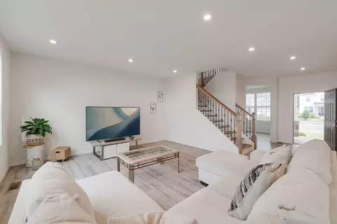 Living - 531 Alpine Dr, Algonquin, IL 60102 photo 1 of 2
