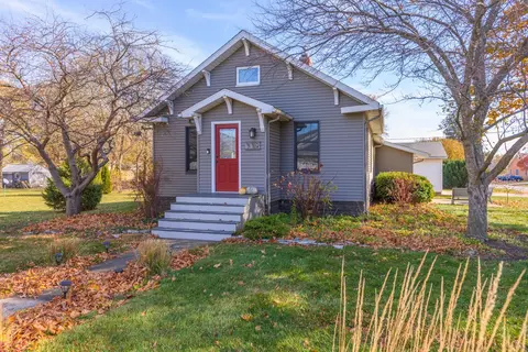 519 S 6th St, Fairbury, IL 61739