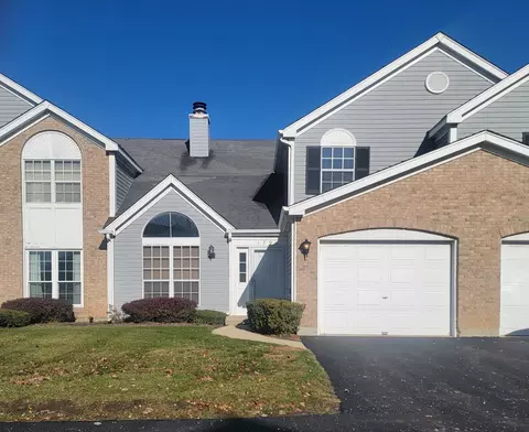 1795 Newport Ct, Gurnee, IL 60031
