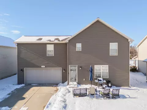 Exterior - 1646 Belclare Rd, Normal, IL 61761 photo 4 of 6