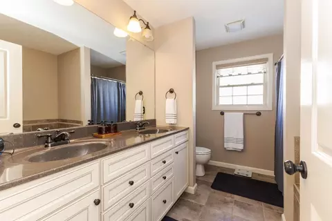 Bath - 1646 Belclare Rd, Normal, IL 61761 photo 1 of 4