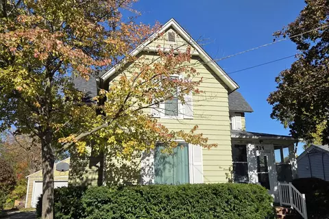 514 W Washington St, Marengo, IL 60152