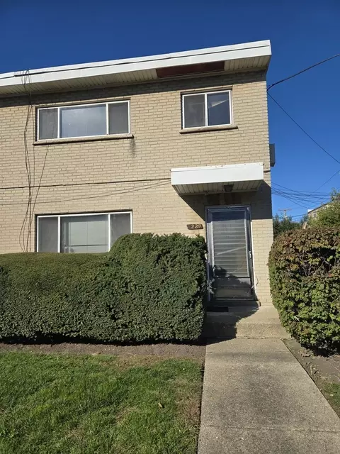 7229 N Campbell Ave, Chicago, IL 60645