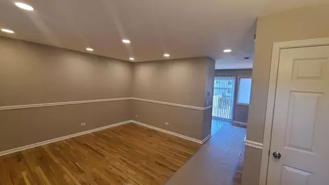 Living - 125 Deerpath Rd, Matteson, IL 60443 photo 1 of 1
