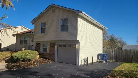 125 Deerpath Rd, Matteson, IL 60443