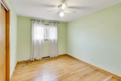 Bedroom - 7843 Massasoit Ave, Burbank, IL 60459 photo 5 of 6