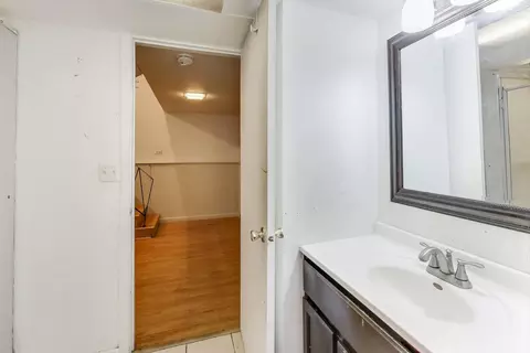 Bath - 7843 Massasoit Ave, Burbank, IL 60459 photo 2 of 3