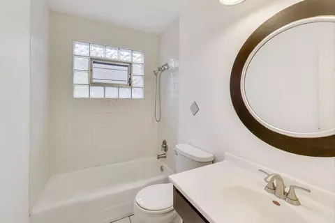 Bath - 7843 Massasoit Ave, Burbank, IL 60459 photo 1 of 3