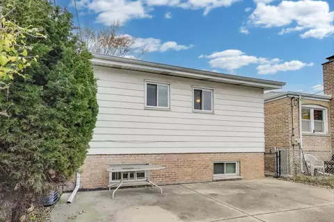 Exterior - 7843 Massasoit Ave, Burbank, IL 60459 photo 1 of 2