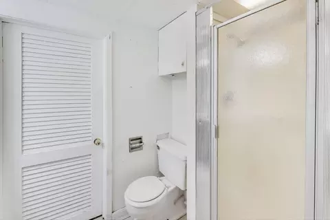 Bath - 7843 Massasoit Ave, Burbank, IL 60459 photo 3 of 3