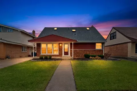 10025 Mulberry Ave, Oak Lawn, IL 60453