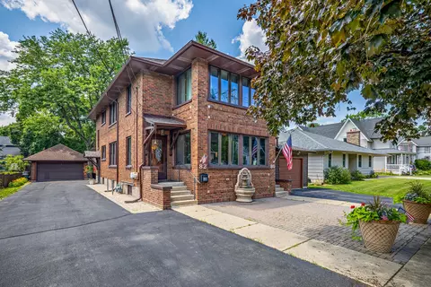 82 S Williams St, Crystal Lake, IL 60014