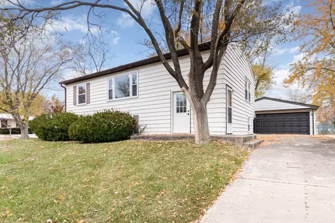 9116 Fairway Dr, Orland Park, IL 60462
