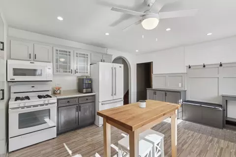Kitchen - 14545 Kostner Ave, Midlothian, IL 60445 photo 2 of 2