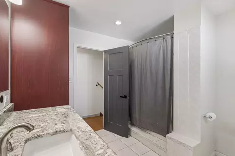 Bath - 14545 Kostner Ave, Midlothian, IL 60445 photo 3 of 5