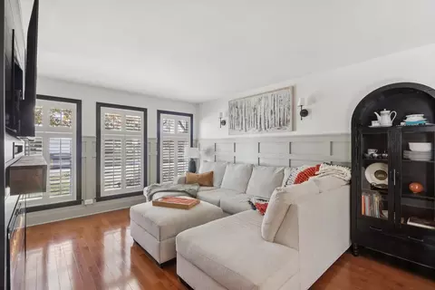 Living - 14545 Kostner Ave, Midlothian, IL 60445 photo 2 of 5