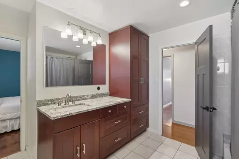 Bath - 14545 Kostner Ave, Midlothian, IL 60445 photo 2 of 5
