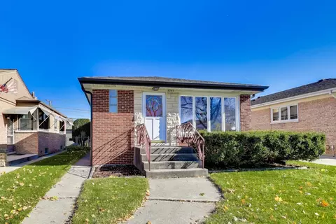 8049 N Osceola Ave, Niles, IL 60714