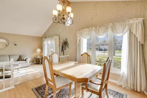 1407 Wilson Ave, Wheaton, IL 60187 photo 9