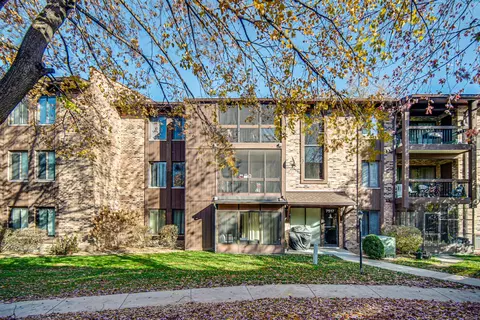 7517 175th St #334, Tinley Park, IL 60477