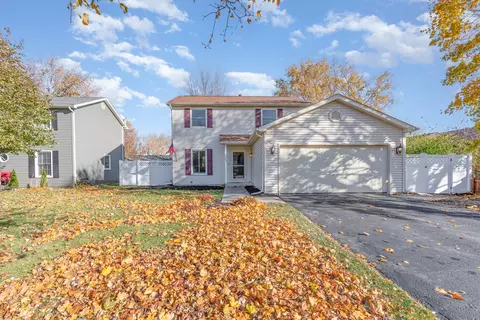 303 N Sycamore Ln, North Aurora, IL 60542