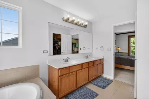 Bath - 25204 Spring St, Manhattan, IL 60442 photo 3 of 3
