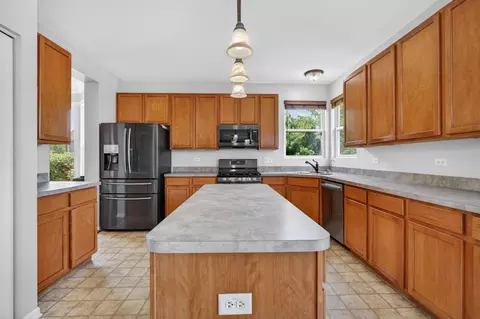Kitchen - 25204 Spring St, Manhattan, IL 60442 photo 2 of 4