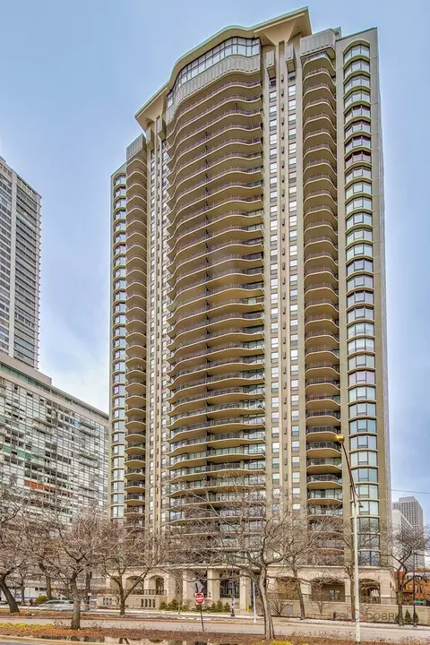 1040 N Lake Shore Dr #12B, Chicago, IL 60611