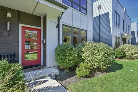 1112 Pitner Ave, Evanston, IL 60202