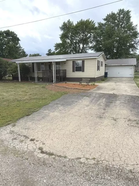 136 N Washington St, Sheffield, IL 61361