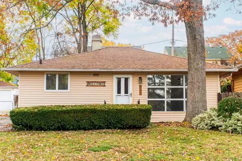 1826 S 3rd Pl, Saint Charles, IL 60174