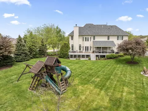 Exterior - 6209 Whiteoak Dr, Mchenry, IL 60050 photo 8 of 12