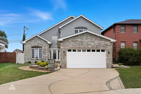 9704 W Shore Dr, Oak Lawn, IL 60453